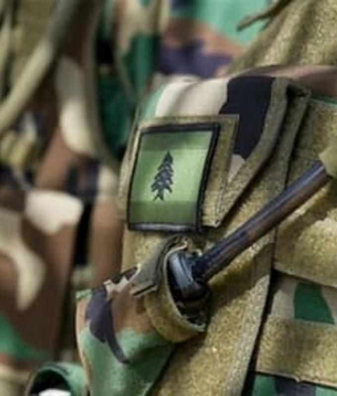 استشهاد عسكري وإصابة آخرَين خلال إشكال في باب التبانة