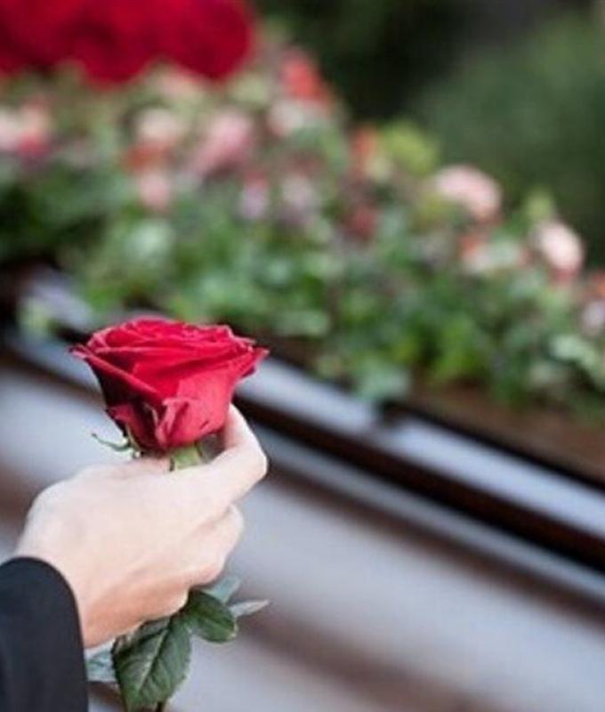 قلّل إطلالاته العلنيّة بعد إصابته بـ"كورونا"... الموت يُغيّب فناناً أجنبيّاً قديراً (صورة)