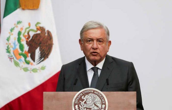 الرئيس المكسيكي يعلن إصابته بـ”كورونا”