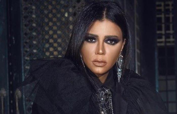 حوار محرج.. رانيا يوسف تلجأ للسفارة والمذيع: لست مراهقة!