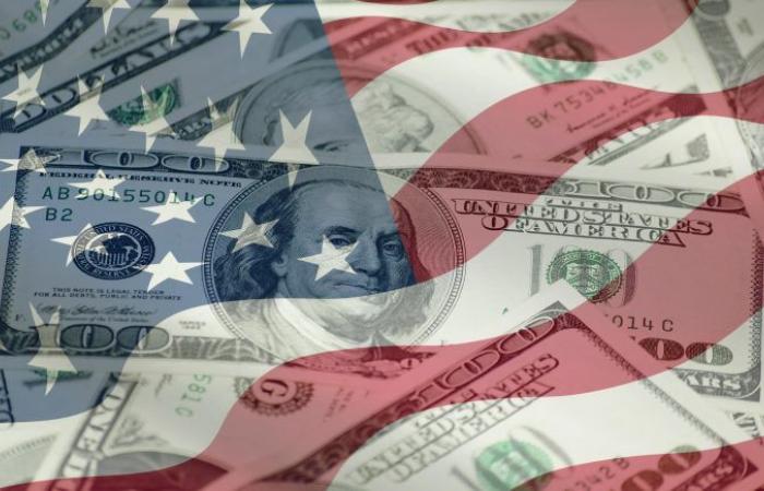الدولار يرتفع بعد قفزة في عوائد السندات الأميركية