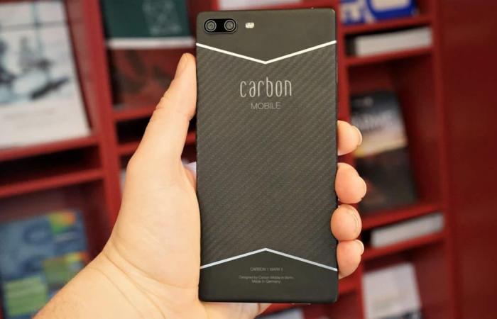 Carbon 1 MK II .. أول هاتف في العالم من ألياف الكربون