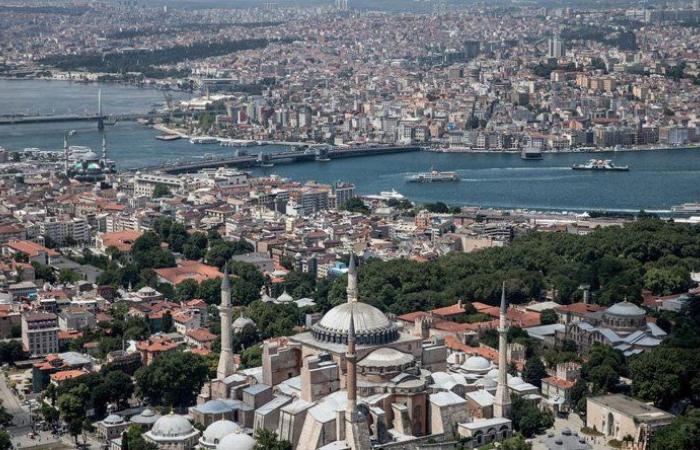 تركيا تسجل أعلى حصيلة إصابات يومية بكورونا