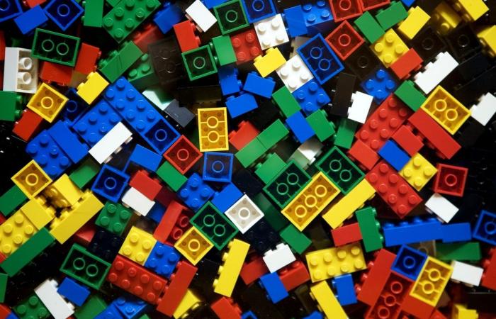 الشرطة الفرنسية تحذر من عصابة Lego الدولية
