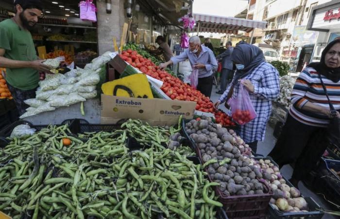 العراقيون يستقبلون رمضان بجيوب فارغة