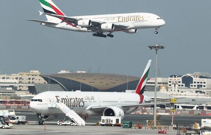 الإمارات تعلق الرحلات الجوية القادمة من الهند