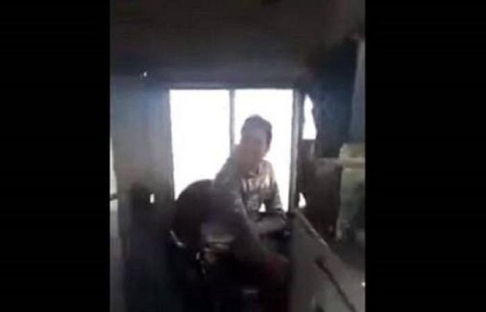 تحرك عاجل في مصر بعد نشر فيديو طفل يقود قطارا