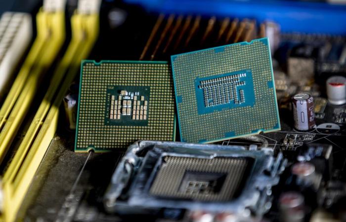 معالجات إنتل و AMD تتضمن ثغرات جديدة