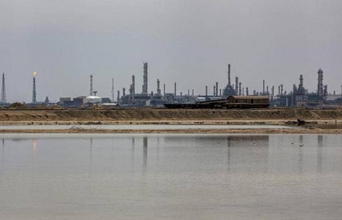صفقة إكسون موبي توجه عراقي جديد لإدارة ملف النفط