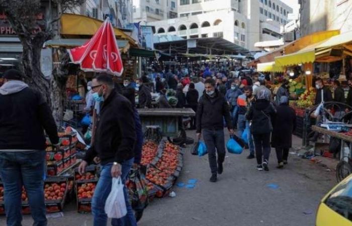 فلسطين ترفع الحد الأدنى للأجور 30 في المئة إلى 582 دولارا