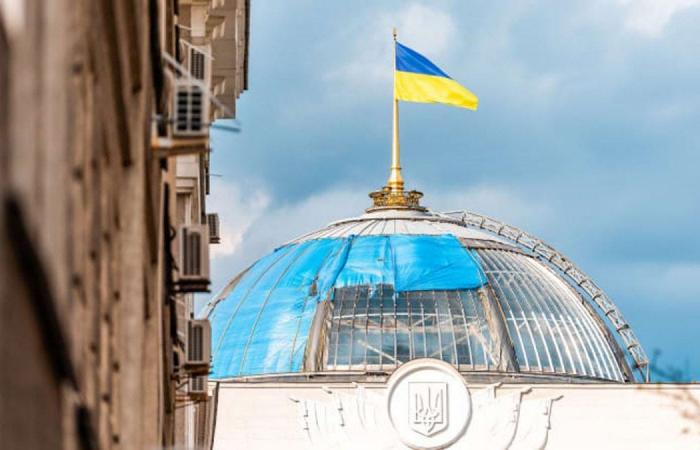 البرلمان الأوكراني يعتمد مشروع قانون لتداول العملات المشفرة