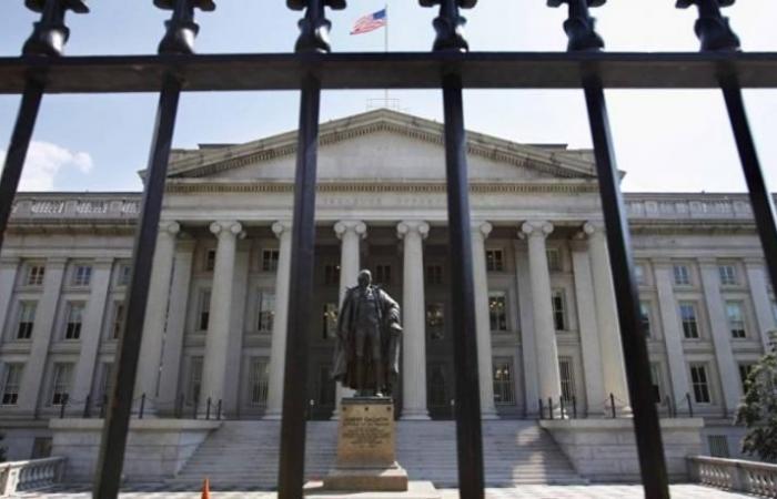 الخزانة الأمريكية: أموال الحكومة ستنفد الشهر المقبل ما لم يُرفع سقف الدَين