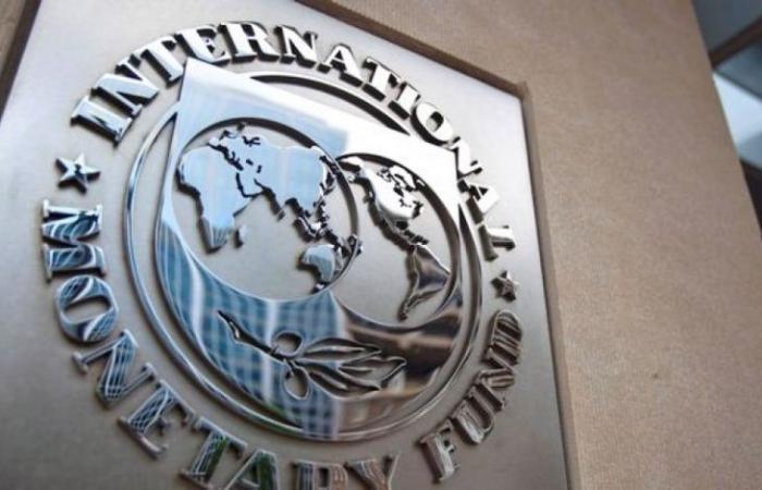صندوق النقد يتوقع هبوطا حادا للعجز المالي وديون سلطنة عمان