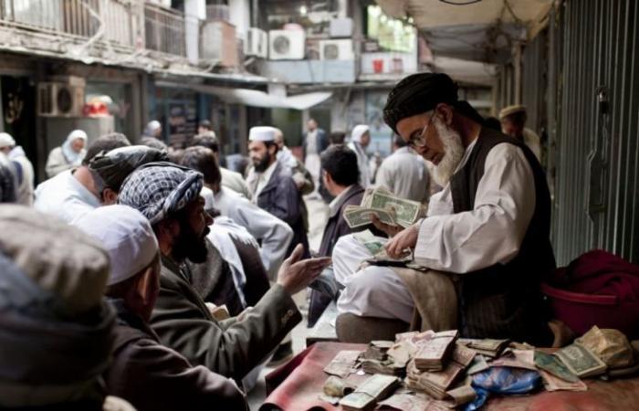طالبان تحظر استخدام العملات الأجنبية