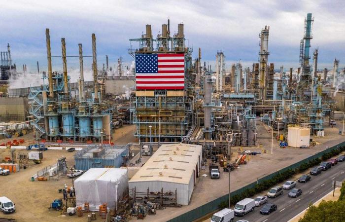 هبوط مخزونات النفط الأمريكية إلى 2.5 مليون برميل