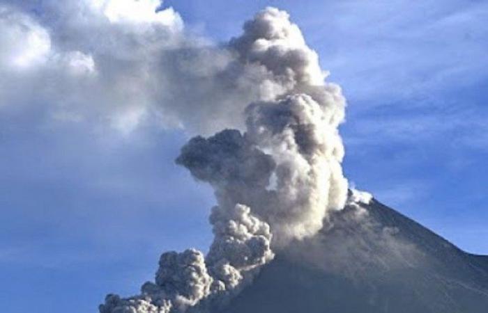 بركان شرق روسيا يقذف رماداً بارتفاع 10 كيلومترات