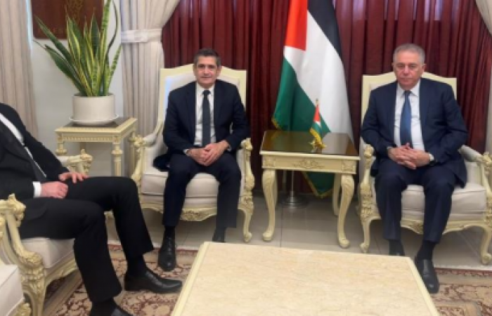 قيومجيان زار دبور معزيا بالمستشار مشيعل