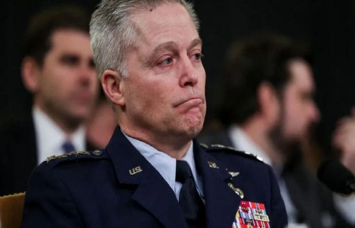 إقالة مدير وكالة الأمن القومي الأميركي