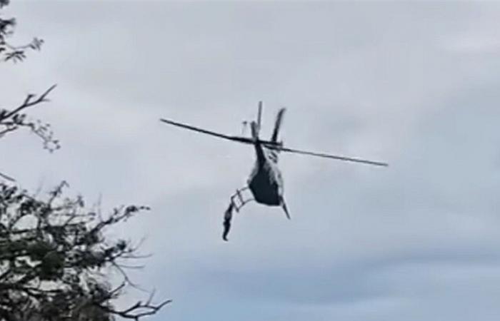 شاب يتعلّق بمروحية خلال حفل زفاف ويثير الذعر بين الحضور! (فيديو)