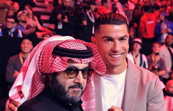 ليسا رونالدو وميسي.. قائمة أعلى الرياضيين دخلا في التاريخ