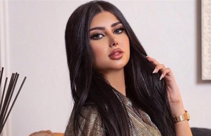 على متن طائرتها الخاصة.. مشهورة السوشيال ميديا تحتفل بعيد ميلادها وتستعرض هداياها ومجوهراتها الفخمة (صور)