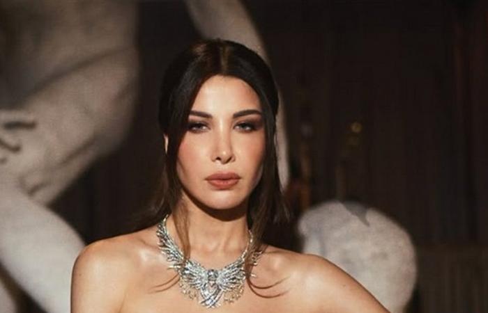 فستان نانسي عجرم يضعها في موقف محرج.. شاهدوا الفيديو