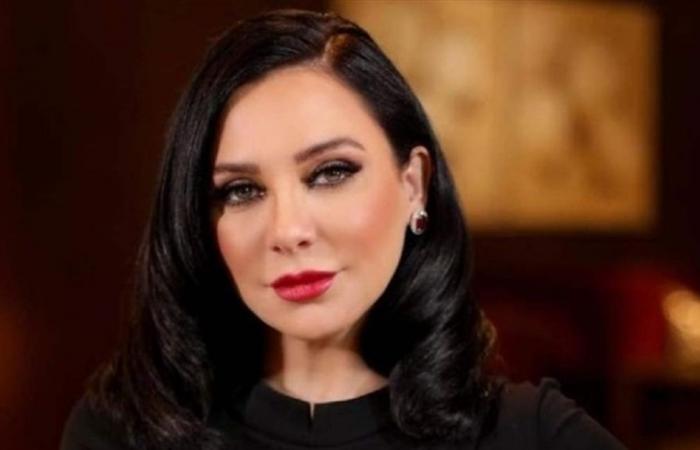 بعد قرار "شطب" سلاف فواخرجي من النقابة.. فنانان سوريان شهيران يُثيران الجدل بتعليق مُفاجئ