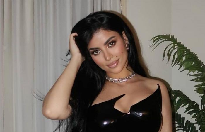 "كنت أكره نفسي وزاد وزني".. ممثلة شهيرة تفتح قلبها وتتحدث عن حبها الأول (فيديو)