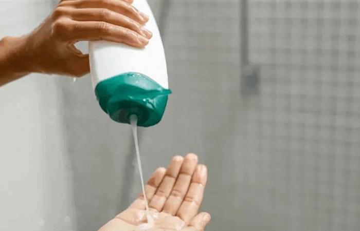 تؤثر سلبًا على الصحة والجسم... 7 أخطاء شائعة أثناء الاستحمام تجنّبها!