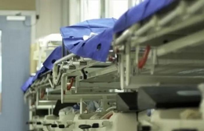 نقل فنان شهير إلى المستشفى للمرّة الثالثة... حالته خطيرة جدّاً