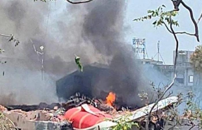 ماذا قال الناجي الوحيد من تحطم الطائرة الهندية؟