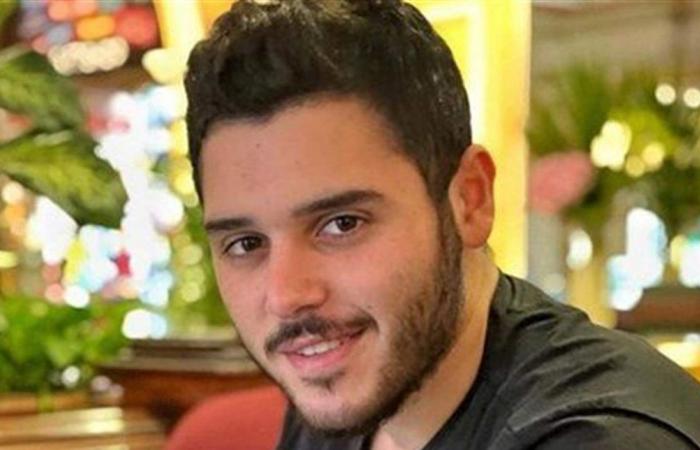 بلوك مختلف… وليد الحلاني يخطف الأنظار ويُبهر الجمهور بوسامته (صور)