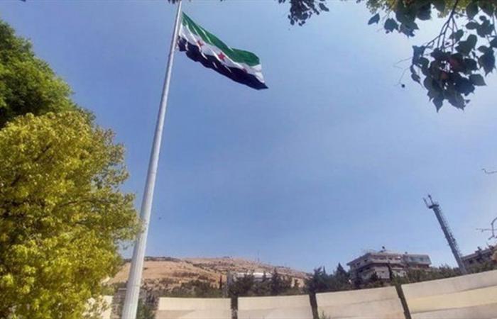 بعد 14 عاماً من الغياب... فنان بارز يعود إلى سوريا شاهدوا الفيديو