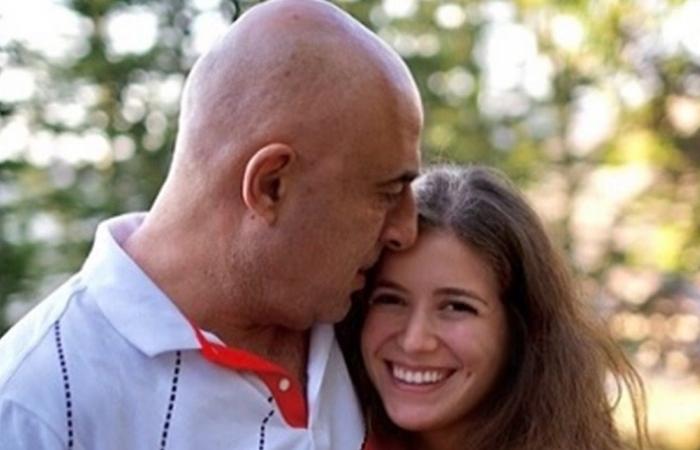 بالصور... إعلاميّ لبنانيّ يحتفل بذكرى زواجه الرابعة