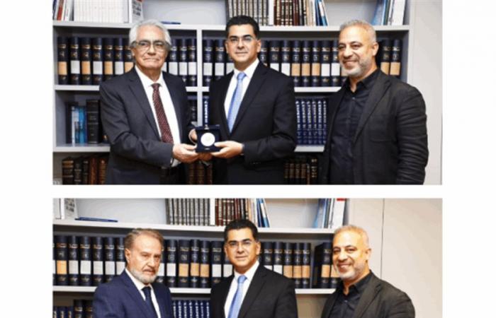 وزير الاعلام كرم الفنانين بدر وحميصي