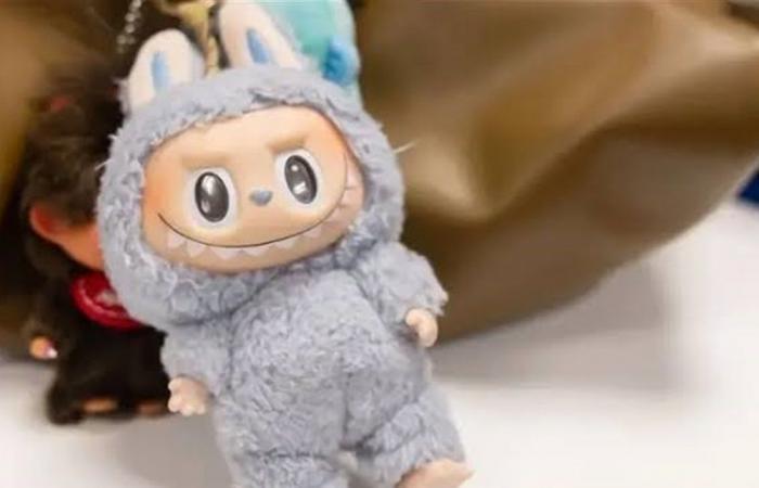 قيمتها 30 ألف دولار.. الشرطة تستعيد دمى "لابوبو" مسروقة