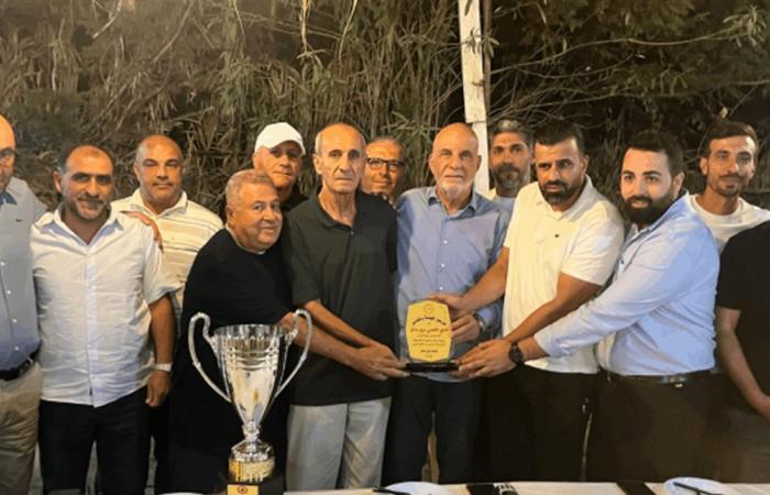 الأهلي برج رحال يحتفل بتتويجه بطلاً للجنوب