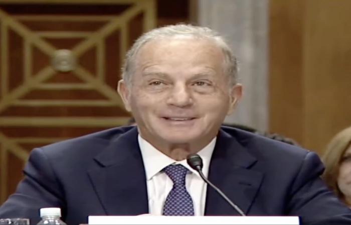 السفير الأميركي الجديد يشارك أهالي قريته في القداس (فيديو)