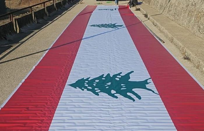 بالصورة: العلم اللبناني على واجهة سد القرعون