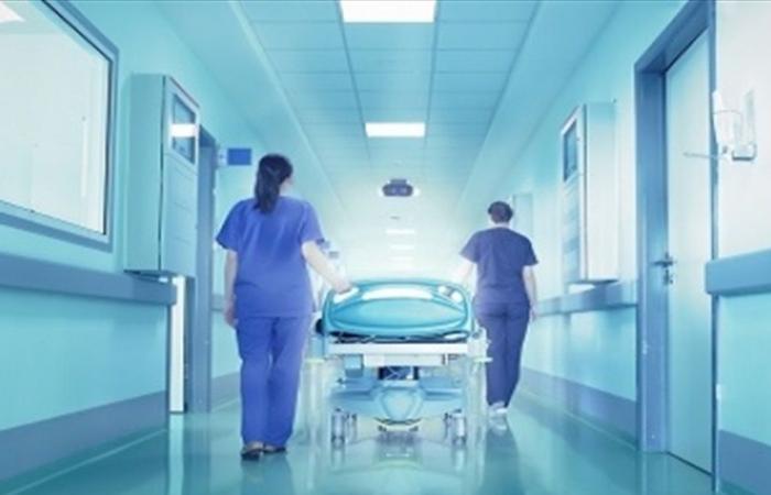 بعدما نُقِلَ إلى المستشفى بسبب وعكة صحيّة.. وفاة ممثل هنديّ شهير: كان شخصية سينمائية بارزة