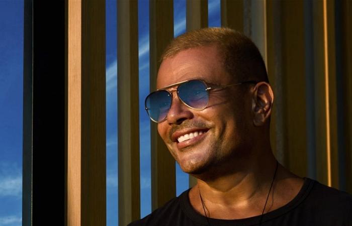 فنان شهير مُتهم باستنساخ لحن أغنية "بابا" لزميله عمرو دياب! (صورة)