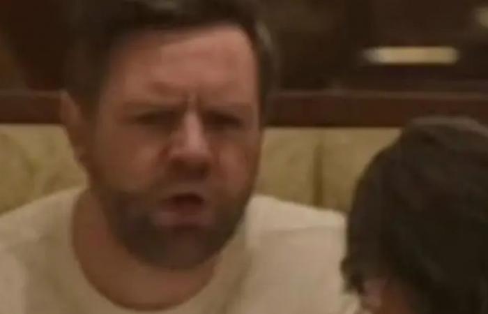 نائب ترامب: أرتدي دائما قميصا داخليا لأتشاجر مع زوجتي