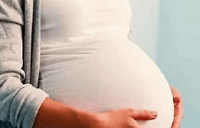 داخل سيارة ذاتية القيادة.. امرأة تضع مولودها