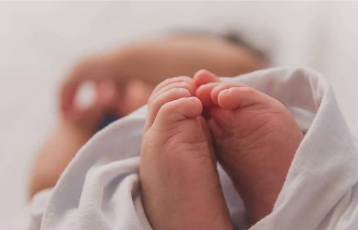 ملياردير يُثير الجدل... أنجب أكثر من 100 طفل!