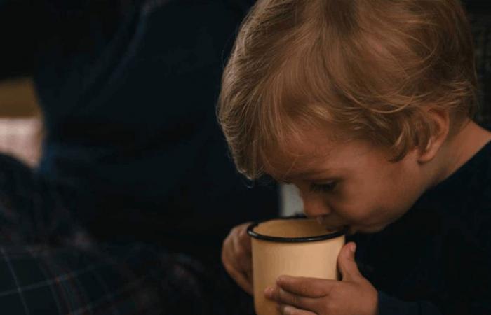 لماذا يجب منع الطفل من شرب الشاي أو القهوة؟