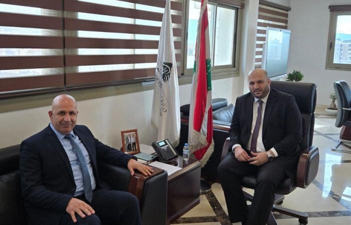 سبل تعزيز التعاون بين وزير الصحة ومدير عام الدفاع المدني