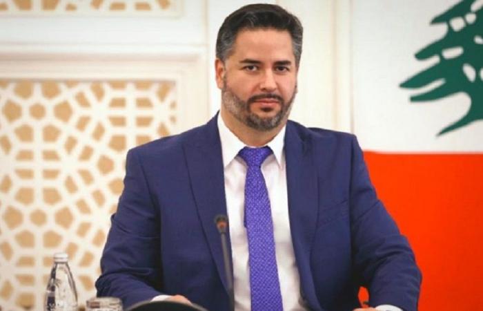 تأخّر المحاكمات يُطلق سراح وزير الاقتصاد السابق