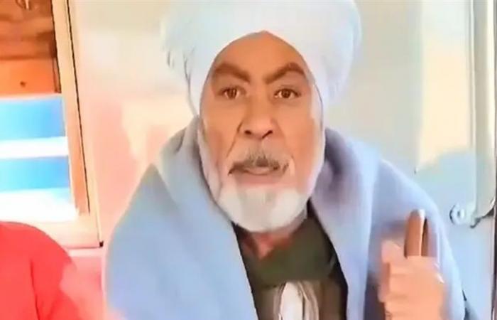 فيديو أثار ضجّة في مصر... شاهدوا ما فعله رجل مسنّ بفتاة داخل "المترو"