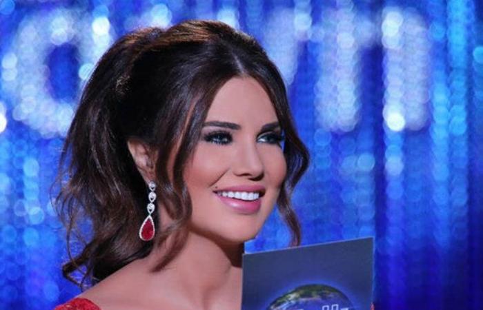 "كبرت ست الكل".. منى أبو حمزة تحتفل بخطوبة ابنتها تعرّفوا إلى عريسها (صور)