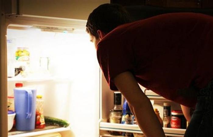 9 أطعمة مسائية تساعد على خفض هرمون التوتر وتحسين النوم